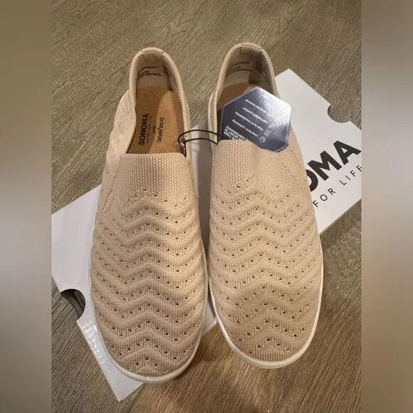 NWT. Ortholite comfort / soma slip ons