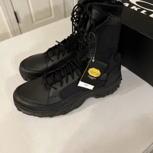 OAKLEY 8&quot; FIELD ASSAULT - BLACK LEATHER TACTICAL BOOTS 11194-001 Size 10‎
