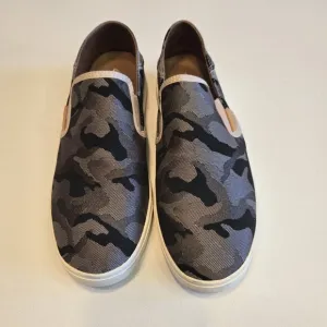 Olaukai Pehuea P'ai Camo Womens Slip On Sneaker
