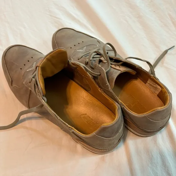 OluKai Men's Huaka'i Li Casual Shoes 9.5 / EUR 42.5 Nubuck Leather Upper