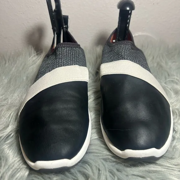 OluKai Women's Miki Slip Fog / Black Black and Cream Slip-On Shoes Size 9