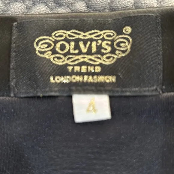 Olvi’a black and white skirt