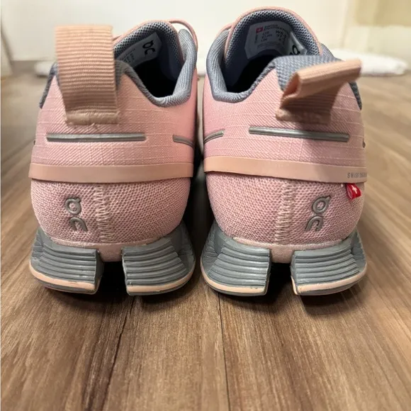 On Cloud 5 Waterproof Low Top Sneakers •size: 6.5•Pink