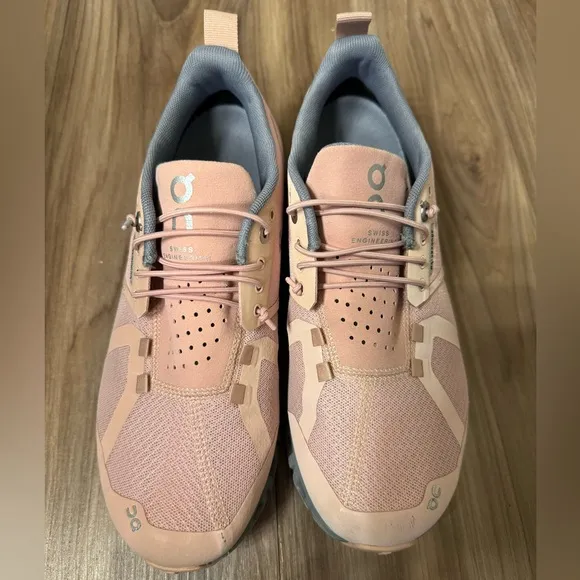 On Cloud 5 Waterproof Low Top Sneakers •size: 6.5•Pink