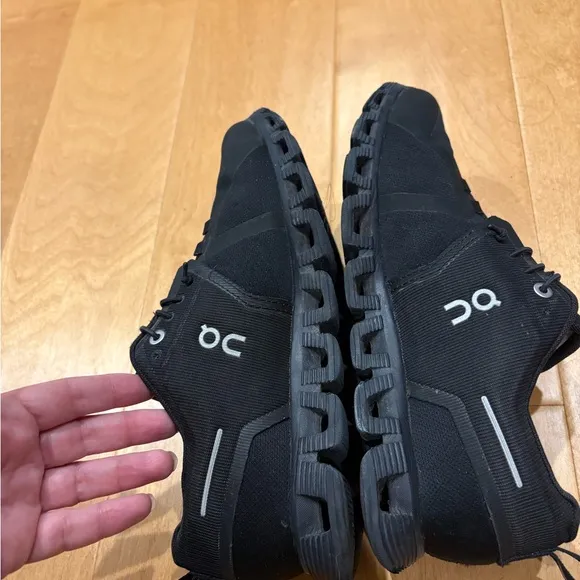 On Cloud 5 women’s running waterproof shoes black 8