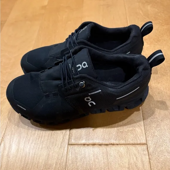 On Cloud 5 women’s running waterproof shoes black 8