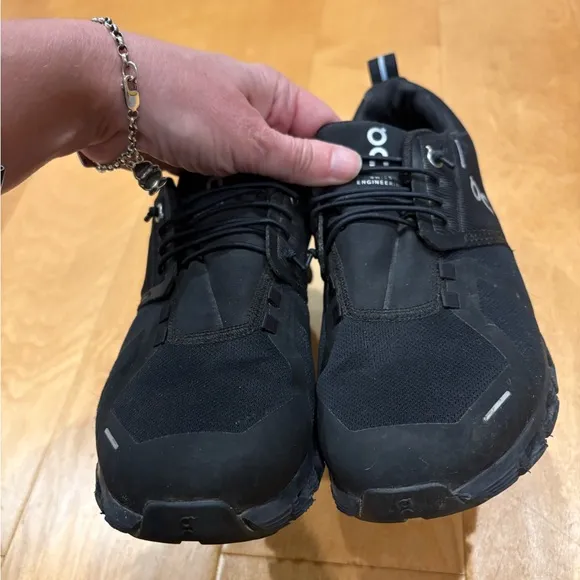 On Cloud 5 women’s running waterproof shoes black 8