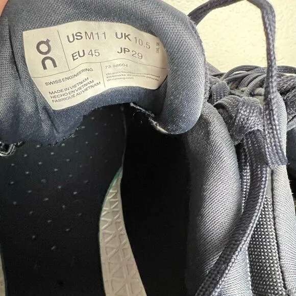 On Running Cloudwander Waterproof Navy Blue Trail Shoes Men's Size 11