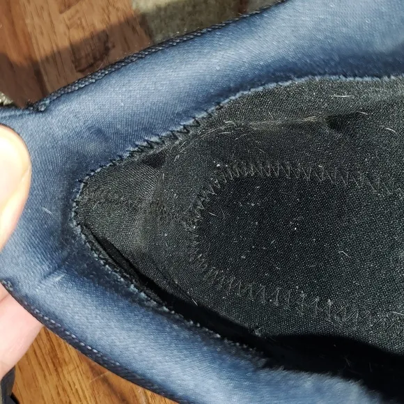 On Running Cloudwander Waterproof Sneaker