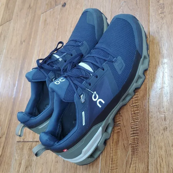 On Running Cloudwander Waterproof Sneaker