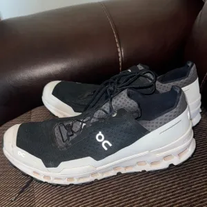 On Running Men's Black and White Running Shoes