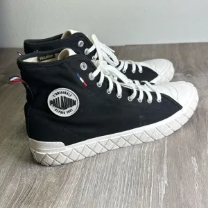 Palladium men’s black and white mid canvas lace up tennis shoes