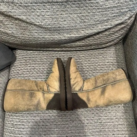 Please see pics for signs of wear!