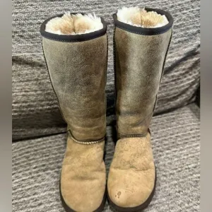 Please see pics for signs of wear!