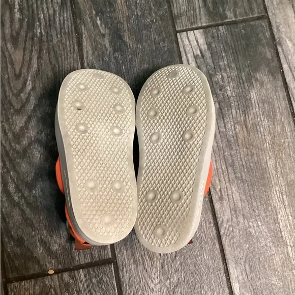 💥PRICE DROP💥 adidas PuffyletteImpact Orange