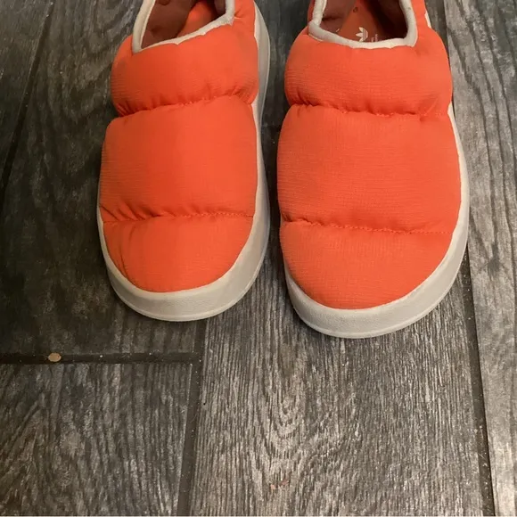 💥PRICE DROP💥 adidas PuffyletteImpact Orange