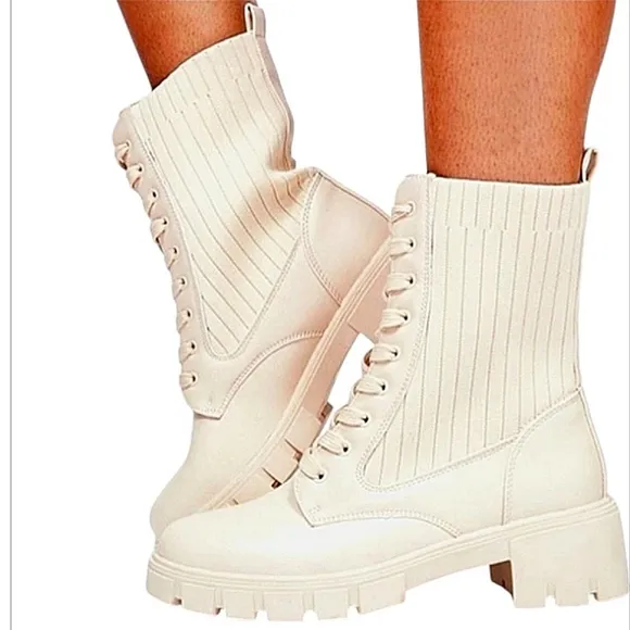 QUPID Renley-03 Ribbed Combat Military Lace-Up Ankle Booties NWT