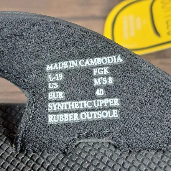 REEF Fanning Bottle Opener Flip Flop Men's Sz 8 Black (NWT)
