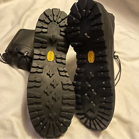Rocky insulted military black leather boots