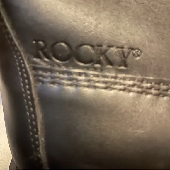 Rocky insulted military black leather boots