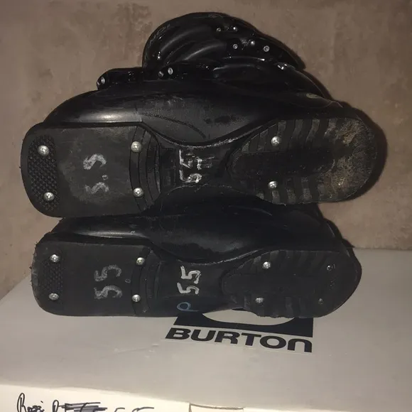 Rossignol 5.5 ski boots black and blue 💕