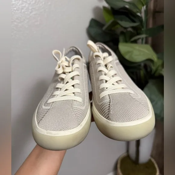 Rothy’s The Lace Up Sneakers in Vintage Gray