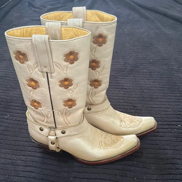 Rudel Embroidered Floral Cream Western Boots Size 6B Snip Toe 12” Preowned