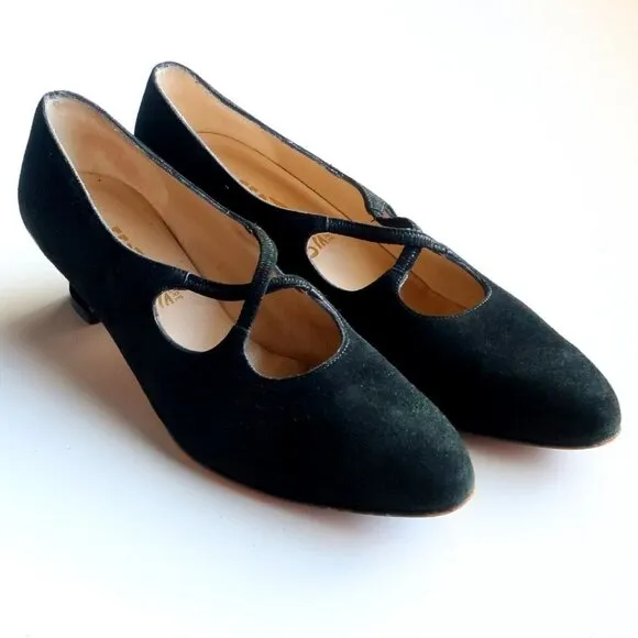 Salvatore Ferragamo Black Suede Leather Kitten Heel Pumps Shoes 8.5 Extra Narrow