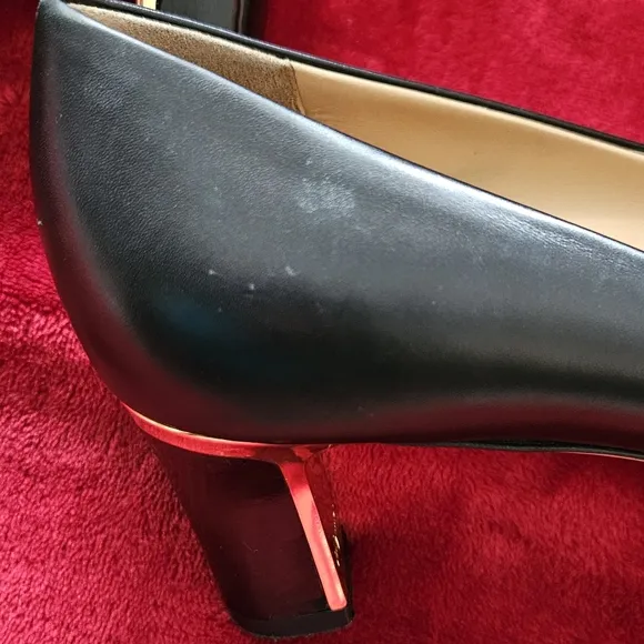 Salvatore Ferragamo Women's Black Leather Round Toe Pumps-Size 10B