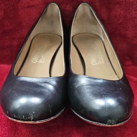 Salvatore Ferragamo Women's Black Leather Round Toe Pumps-Size 10B