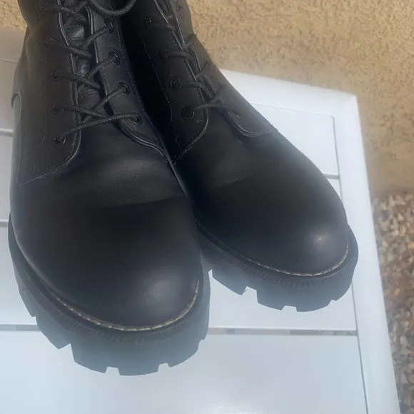 Sam Edelman black leather military combat platform shoelaces boots size 9.5