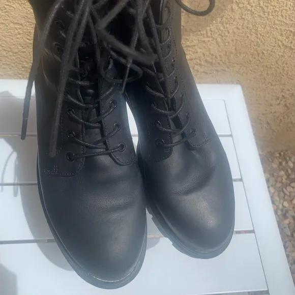 Sam Edelman black leather military combat platform shoelaces boots size 9.5