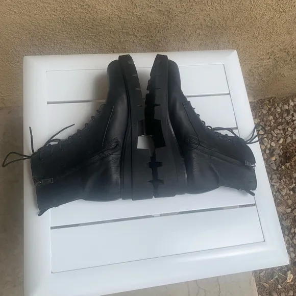 Sam Edelman black leather military combat platform shoelaces boots size 9.5