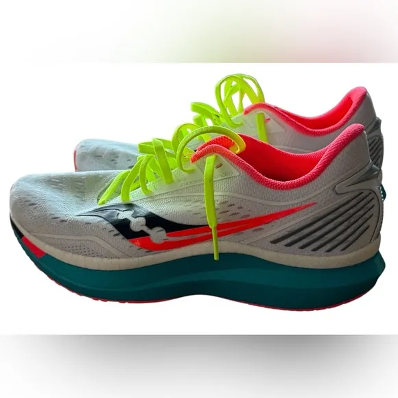 Saucony men's Running Shoes - White and Neon