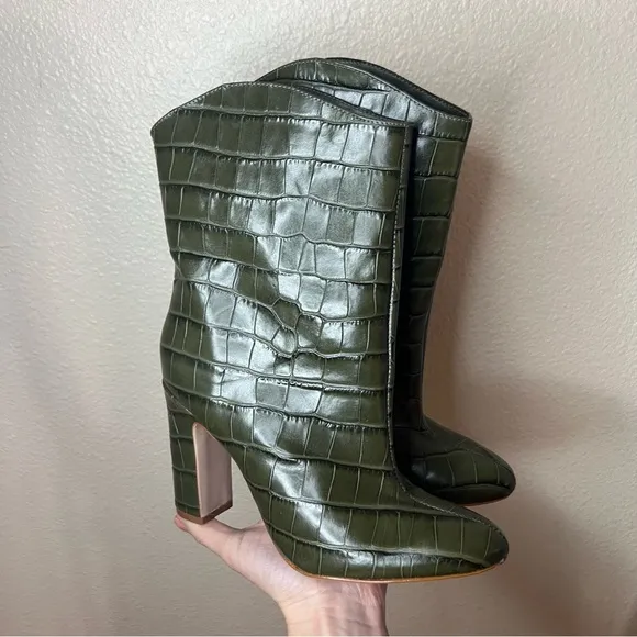 SCHUTZ Women's Gabrielle Wide Croc Boots in Military Green 6.5