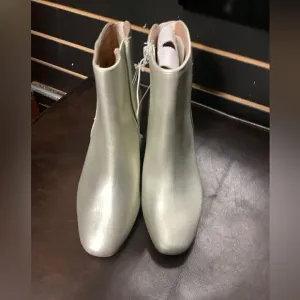 Short boot