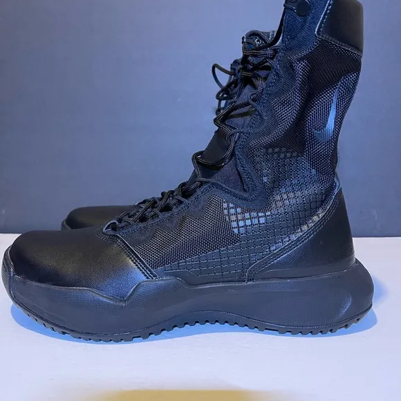 Size 10 Men’s Nike Triple Black Military Boots SFB New