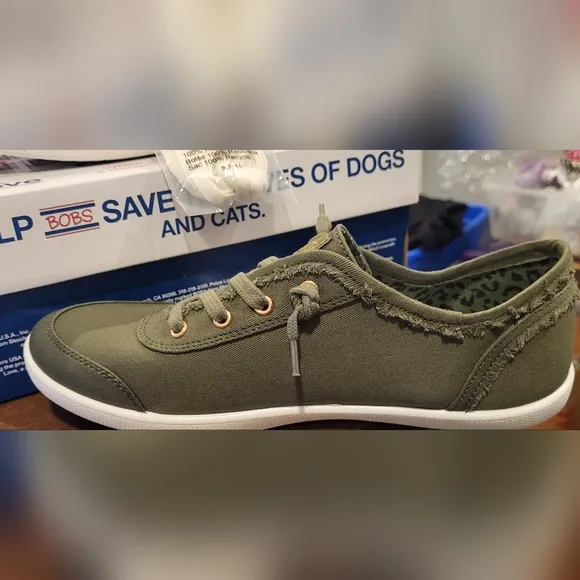 Skechers Bobs B Cute Gre3n Women's Size 9.5 Shoes Green Slip On Sneaker NEW