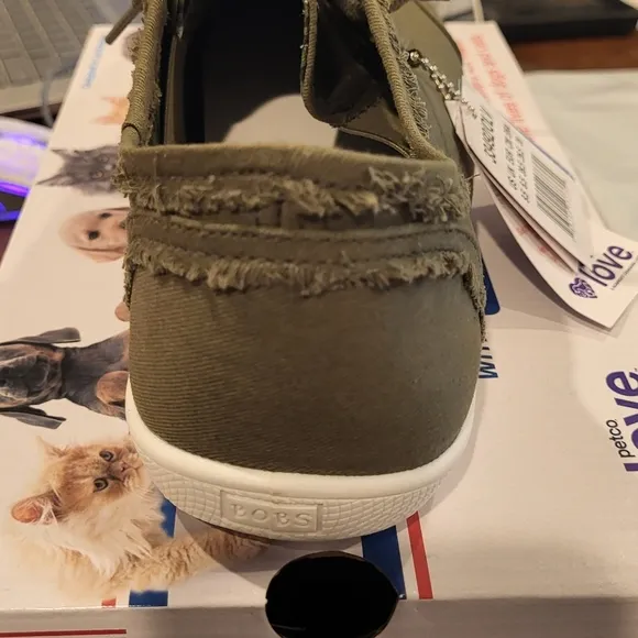 Skechers Bobs B Cute Gre3n Women's Size 9.5 Shoes Green Slip On Sneaker NEW