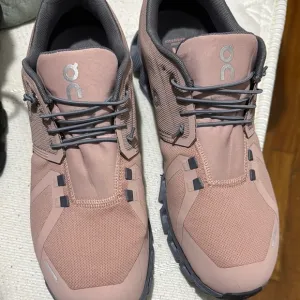 SneakerOn Cloud 5 Waterproof Sneaker Damen rose-fossil Size 11