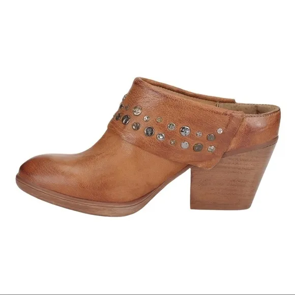 Sofft Gila Studded Leather Mule Size 7 Women
