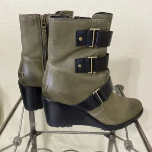 Sorel After Hours boots women’s size 9 waterproof Green Leather Wedge Bootie