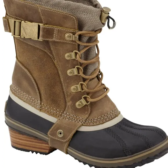 Sorel Conquest Carly Short Boots