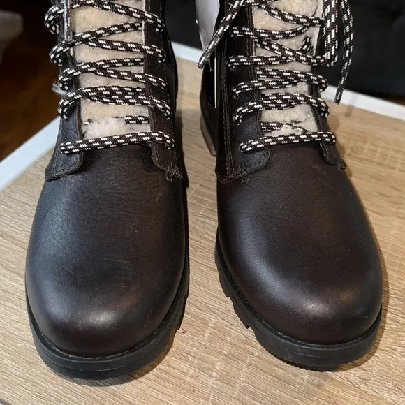 SOREL Emelie boots Genuine Shearling Lamb‎ Fur Short Lace-Up dark brown NEW 6.5