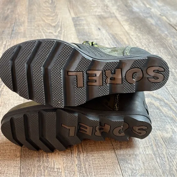 Sorel Green and Black Combat Moto Boots with Lace-Up Design