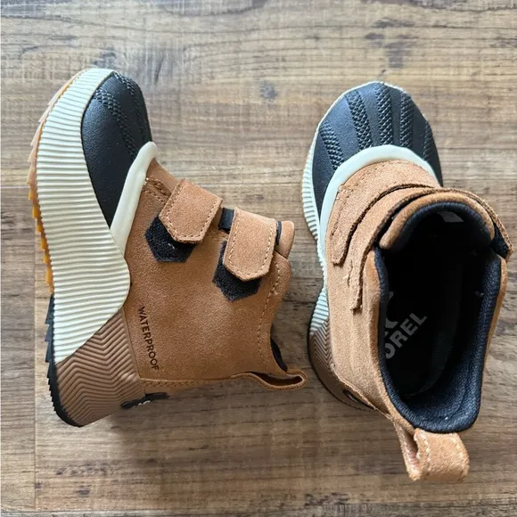Sorel Kids Waterproof Brown and Black Shoes