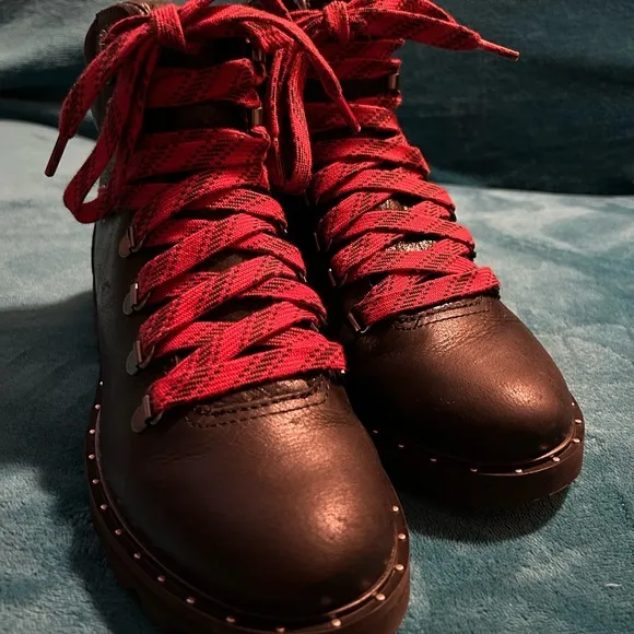 Sorel Lennox Hiker Bootie. Women's size 7.5