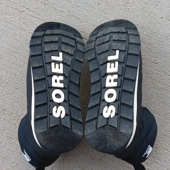 Sorel Whitney II Short Lace Up Black Waterpoof  Snow Boots Youth Sz 6