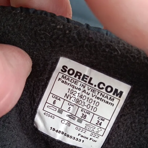 Sorel Whitney II Short Lace Up Black Waterpoof  Snow Boots Youth Sz 6