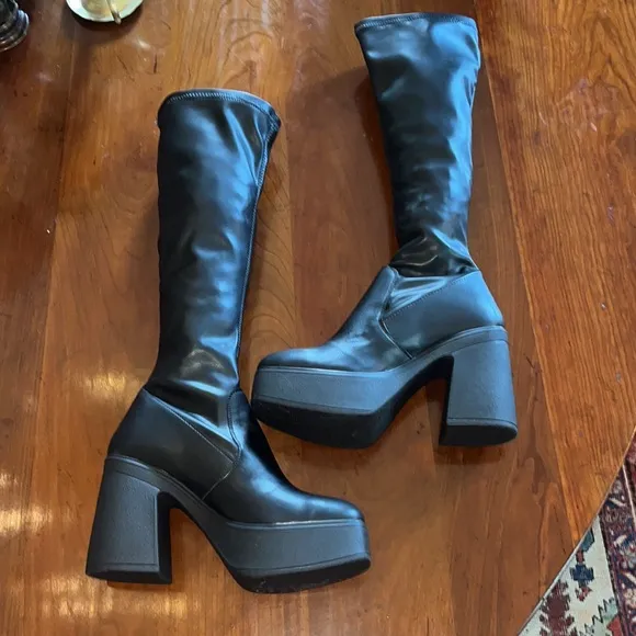 Steve Madden Phoenix Sultry Pull On Stretchy Black Platform Tall Boots